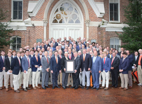 group photo of KAs in front of Newton Chapel